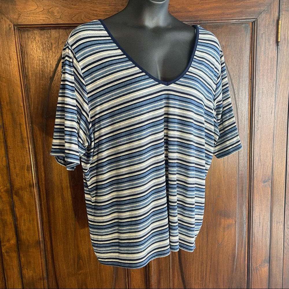 Venezia- stripped shirt v neck front and back (26/28W)